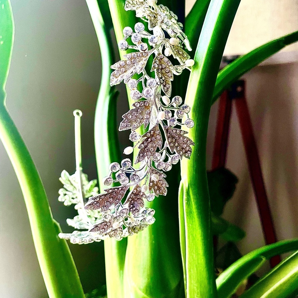 Bel Aire Bridal Tiara Crystal, Pearl & Gold Leaf Headpiece Headband RARE edition - Picture 5 of 14